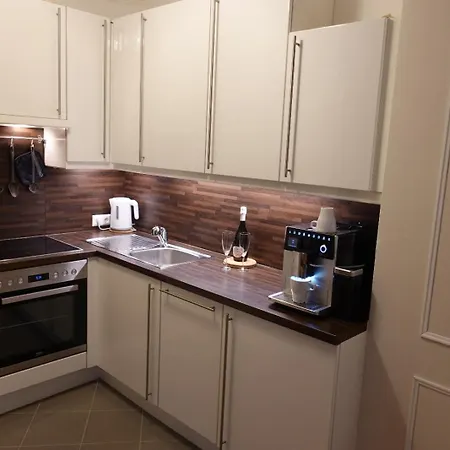 Im Helenental Am Fusse Der Burgruine Baden bei Wien